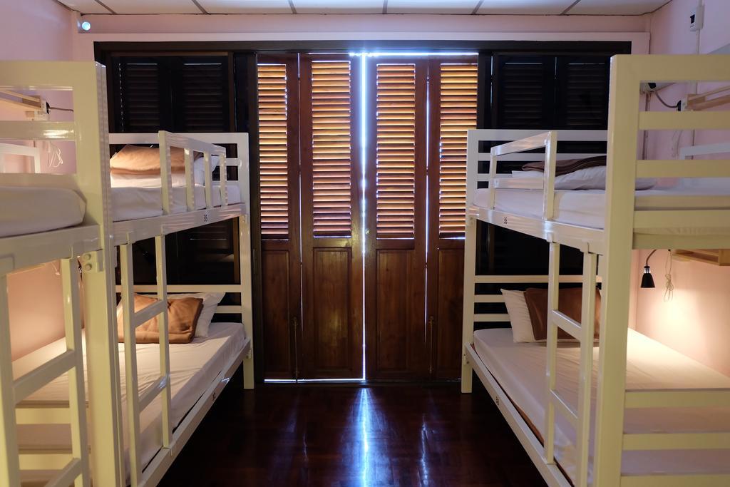 Tiny Hostel Bangkok Extérieur photo