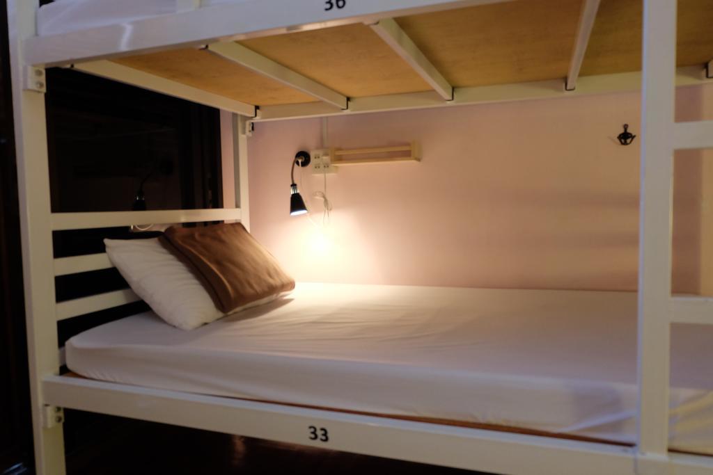 Tiny Hostel Bangkok Extérieur photo