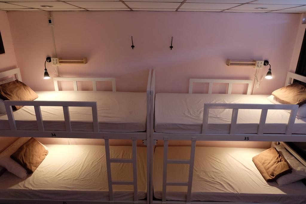Tiny Hostel Bangkok Extérieur photo