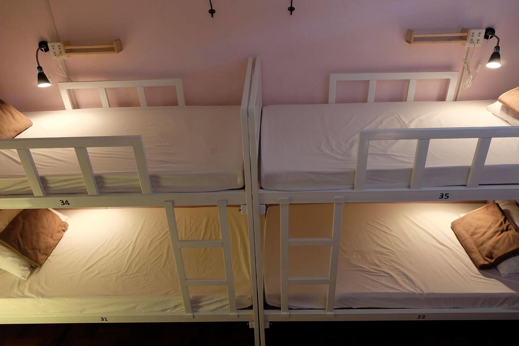 Tiny Hostel Bangkok Extérieur photo