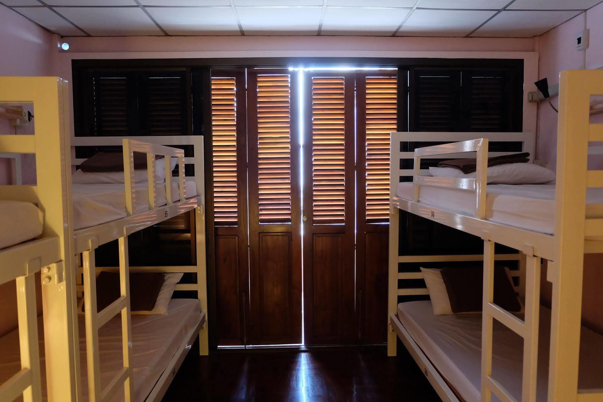 Tiny Hostel Bangkok Extérieur photo