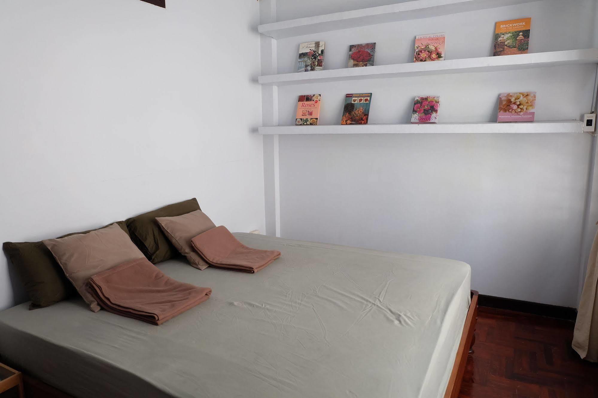Tiny Hostel Bangkok Extérieur photo