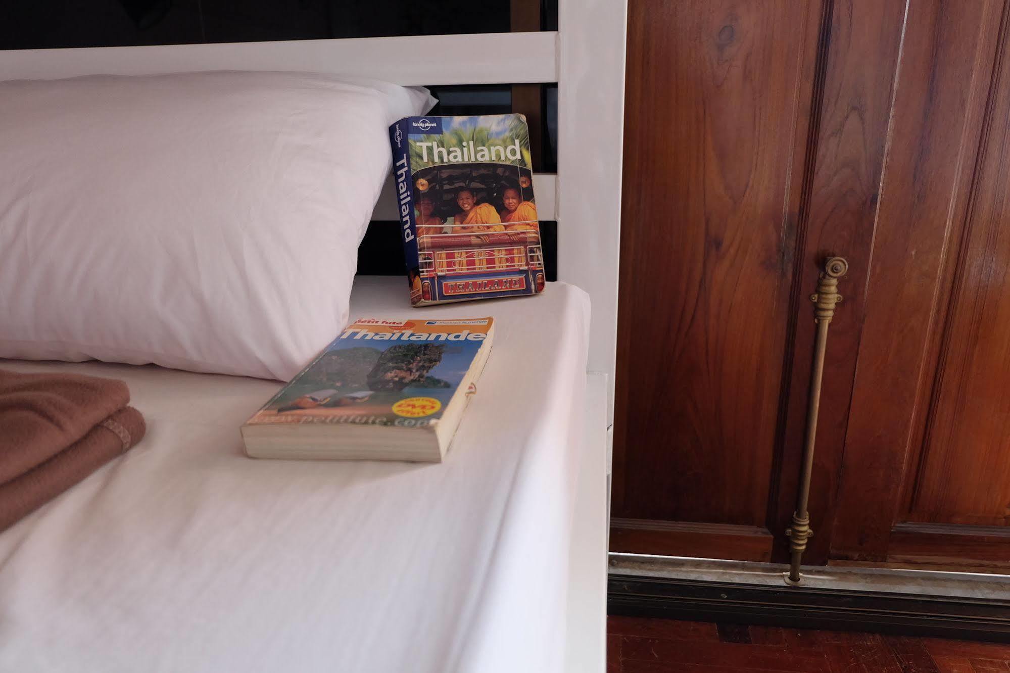 Tiny Hostel Bangkok Extérieur photo
