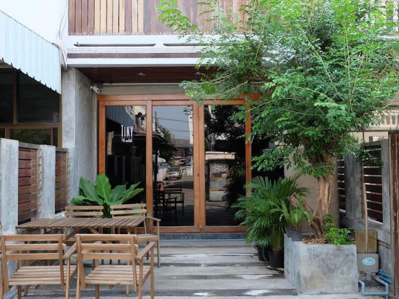 Tiny Hostel Bangkok Extérieur photo